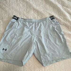 Men’s Under Armour Fitted Shorts - XXL - New without tags